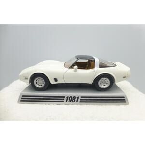 DANBURY MINT 1/43 DIECAST CORVETTE, 1981 WHITE 190  HP COUPE, 50 ANNIV. B14
